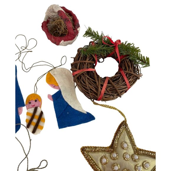 Christmas Ornaments Lot of 12 Vintage & Handmade  Felt/Wood/Fabric - Picture 7 of 8